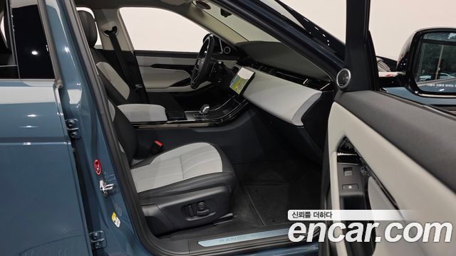 Land Rover Range Rover Evoque 2024 — photo 17