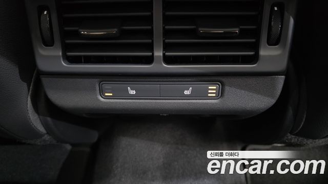 Land Rover Range Rover Evoque 2024 — photo 24
