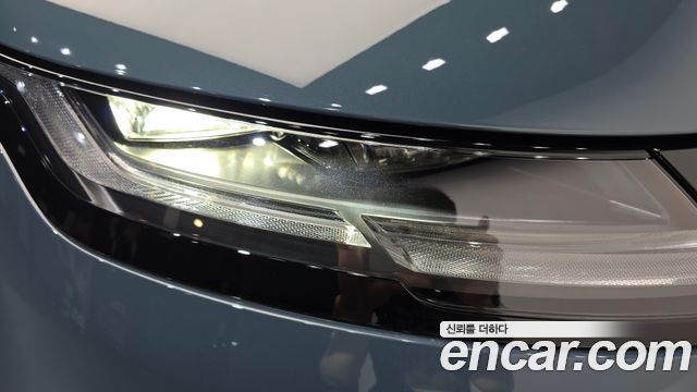 Land Rover Range Rover Evoque 2024 — photo 8