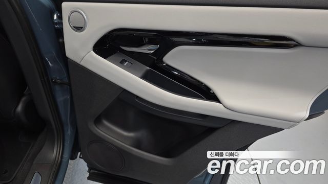Land Rover Range Rover Evoque 2024 — photo 15