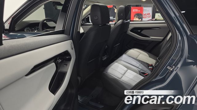 Land Rover Range Rover Evoque 2024 — photo 16