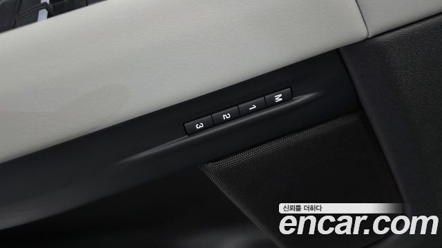 Land Rover Range Rover Evoque 2024 — photo 28