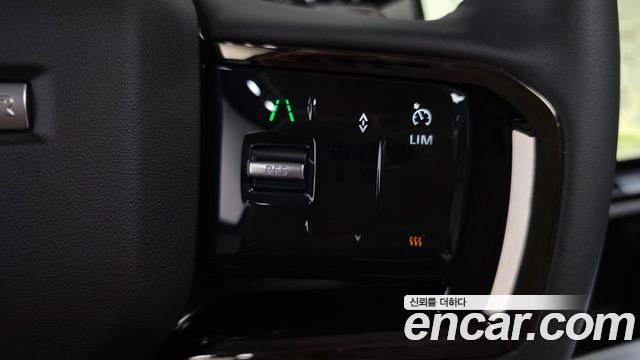 Land Rover Range Rover Evoque 2024 — photo 30