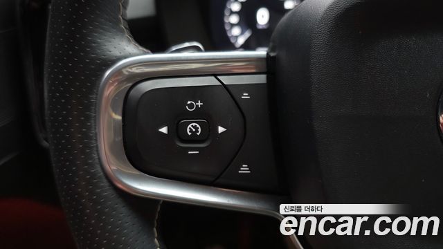 Volvo XC40 2019 — photo 23