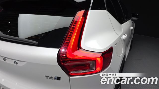 Volvo XC40 2019 — photo 9