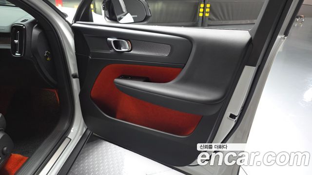 Volvo XC40 2019 — photo 14