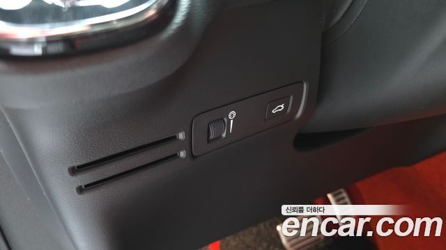 Volvo XC40 2019 — photo 31