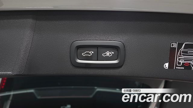 Volvo XC40 2019 — photo 36