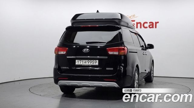 Kia Canival 2018 — photo 4