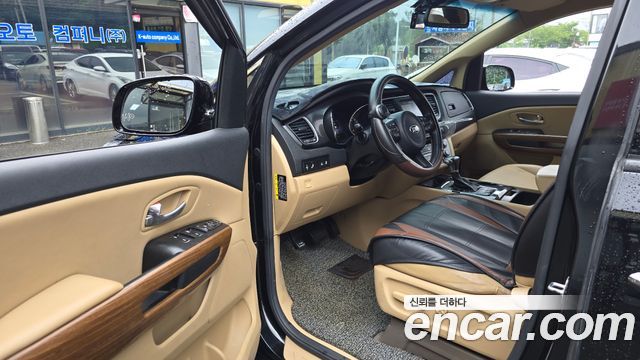 Kia Canival 2018 — photo 10