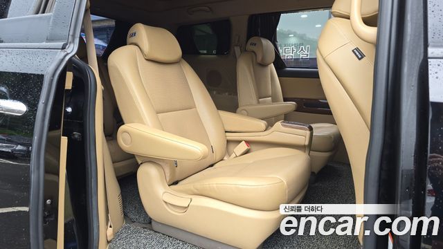 Kia Canival 2018 — photo 12