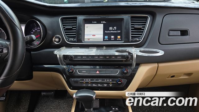 Kia Canival 2018 — photo 14