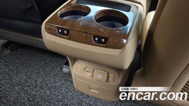 Kia Canival 2018 — photo 19