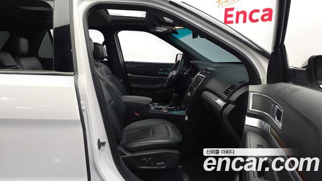 Ford Explorer 2017 — photo 12
