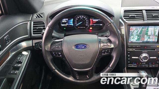 Ford Explorer 2017 — photo 13