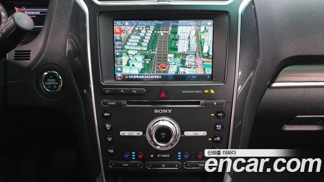 Ford Explorer 2017 — photo 15