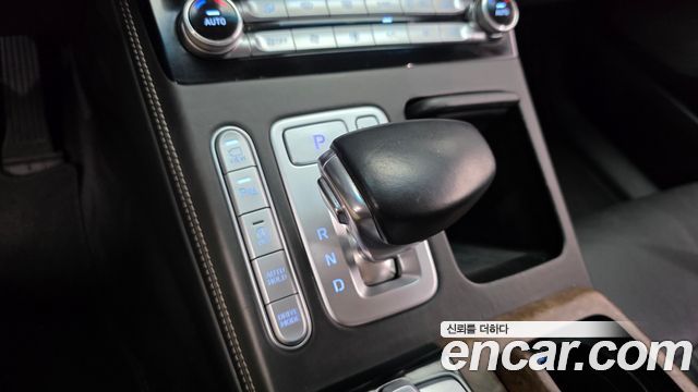 Genesis G90 2019 — photo 12