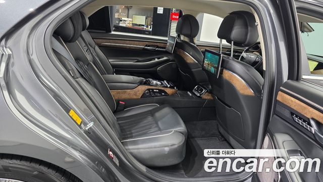 Genesis G90 2019 — photo 18