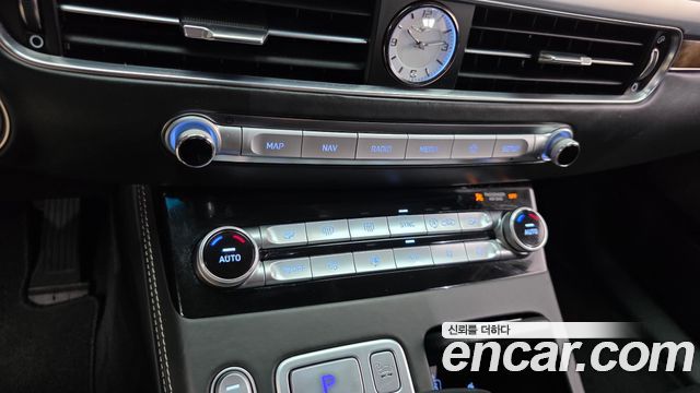 Genesis G90 2019 — photo 23