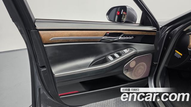 Genesis G90 2019 — photo 14