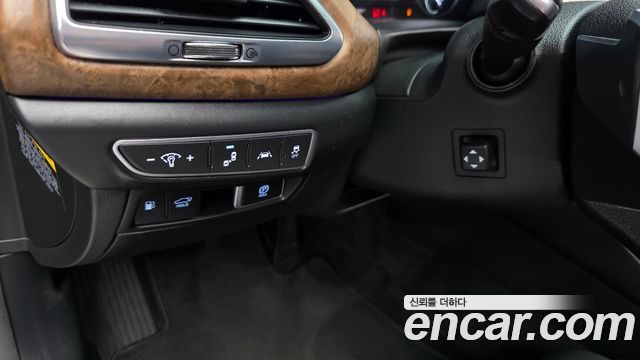 Genesis G90 2019 — photo 30