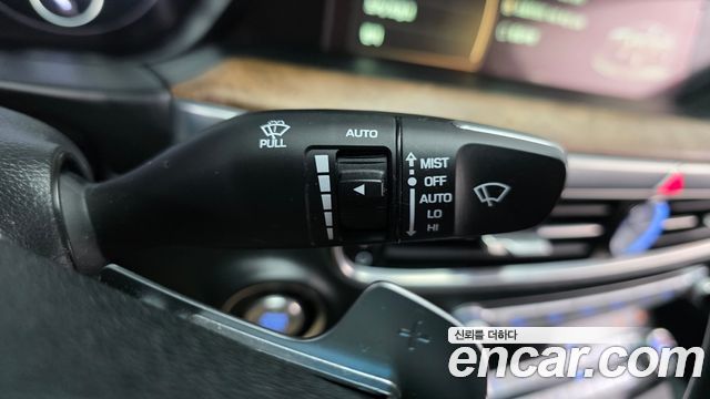 Genesis G90 2019 — photo 33