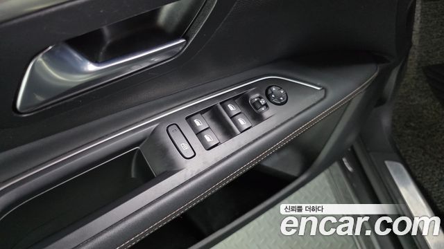 Peugeot 3008 2019 — photo 19