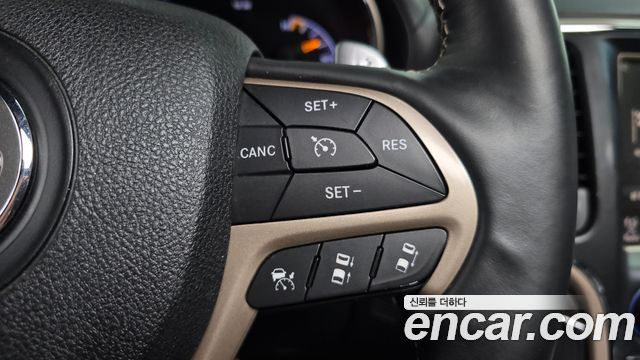 Jeep Cherokee 2015 — photo 16