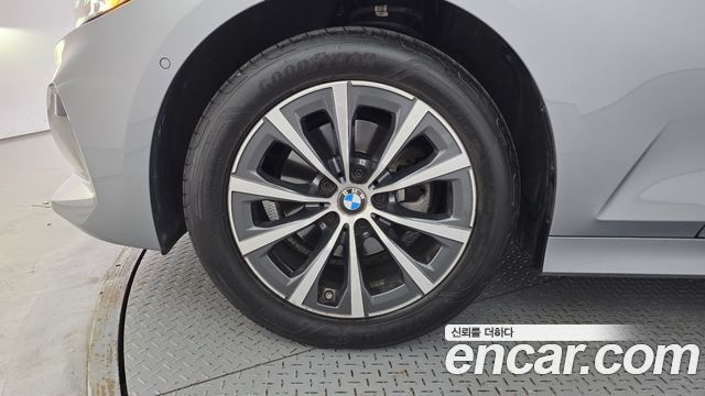 BMW 3-Series 2024 — photo 5