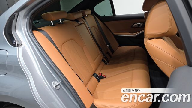 BMW 3-Series 2024 — photo 12