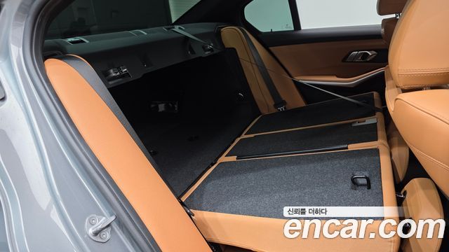 BMW 3-Series 2024 — photo 13