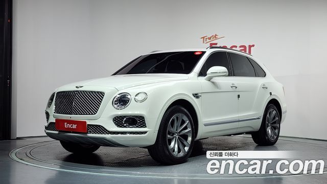 Bentley Bentayga 2017 — photo 1
