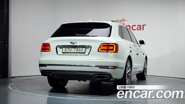 Bentley Bentayga 2017 — photo 4