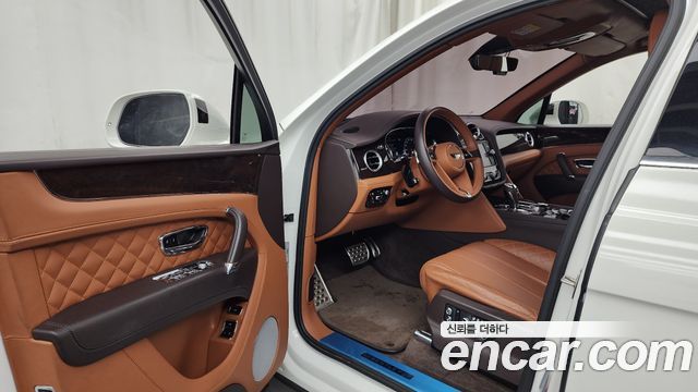 Bentley Bentayga 2017 — photo 10