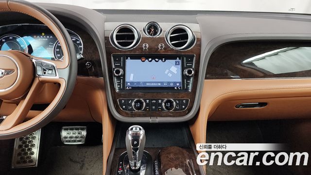 Bentley Bentayga 2017 — photo 14