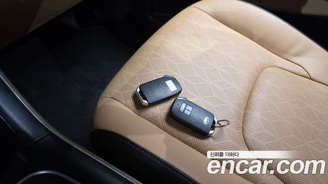 Kia Canival 2021 — photo 22