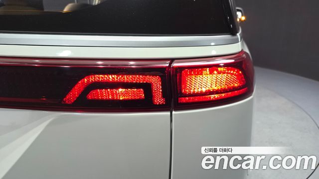 Kia Canival 2021 — photo 9