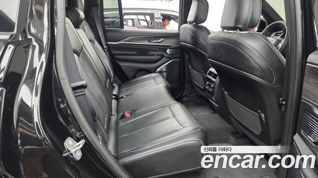 Jeep Cherokee 2023 — photo 11