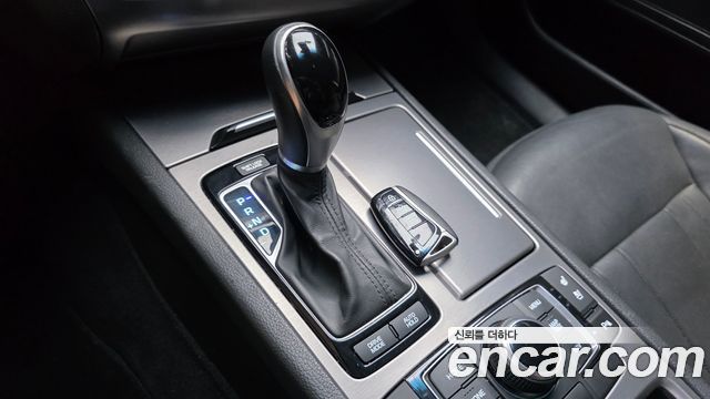 Hyundai Genesis 2016 — photo 9