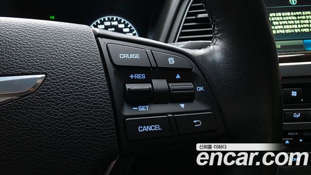 Hyundai Genesis 2016 — photo 17