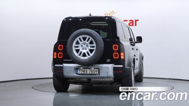 Land Rover Defender 2022 — photo 4