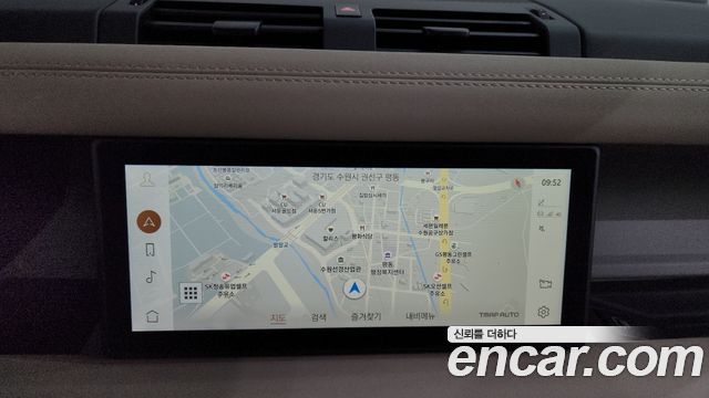 Land Rover Defender 2022 — photo 19