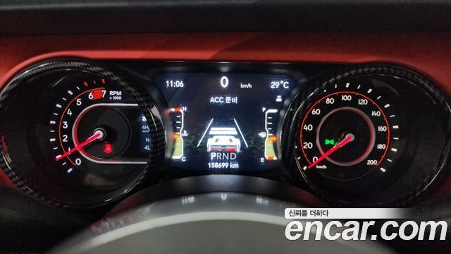 Jeep Wrangler 2019 — photo 8