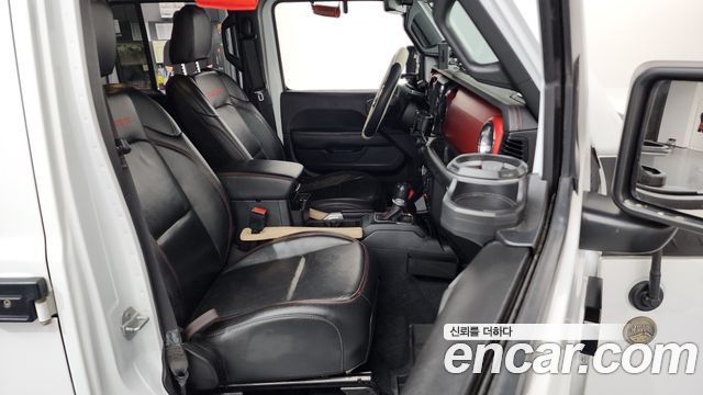 Jeep Wrangler 2019 — photo 11