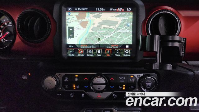 Jeep Wrangler 2019 — photo 14