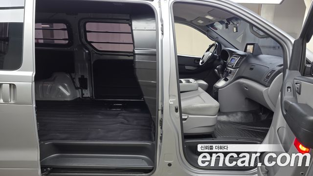 Hyundai Starex 2020 — photo 17