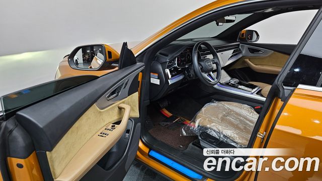 Audi Q8 2021 — photo 10