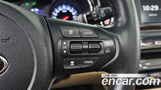 Kia Canival 2019 — photo 16