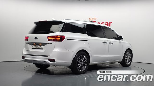 Kia Canival 2020 — photo 2