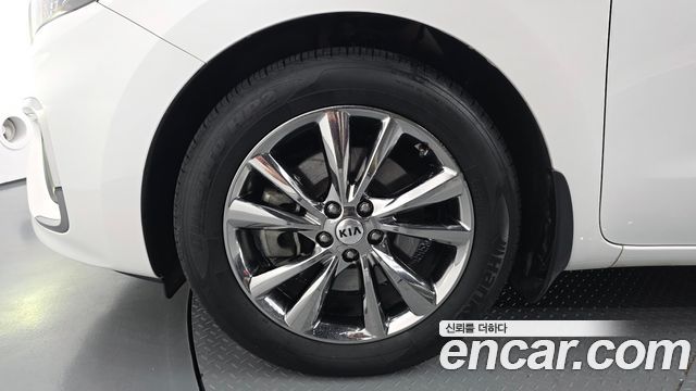Kia Canival 2020 — photo 5